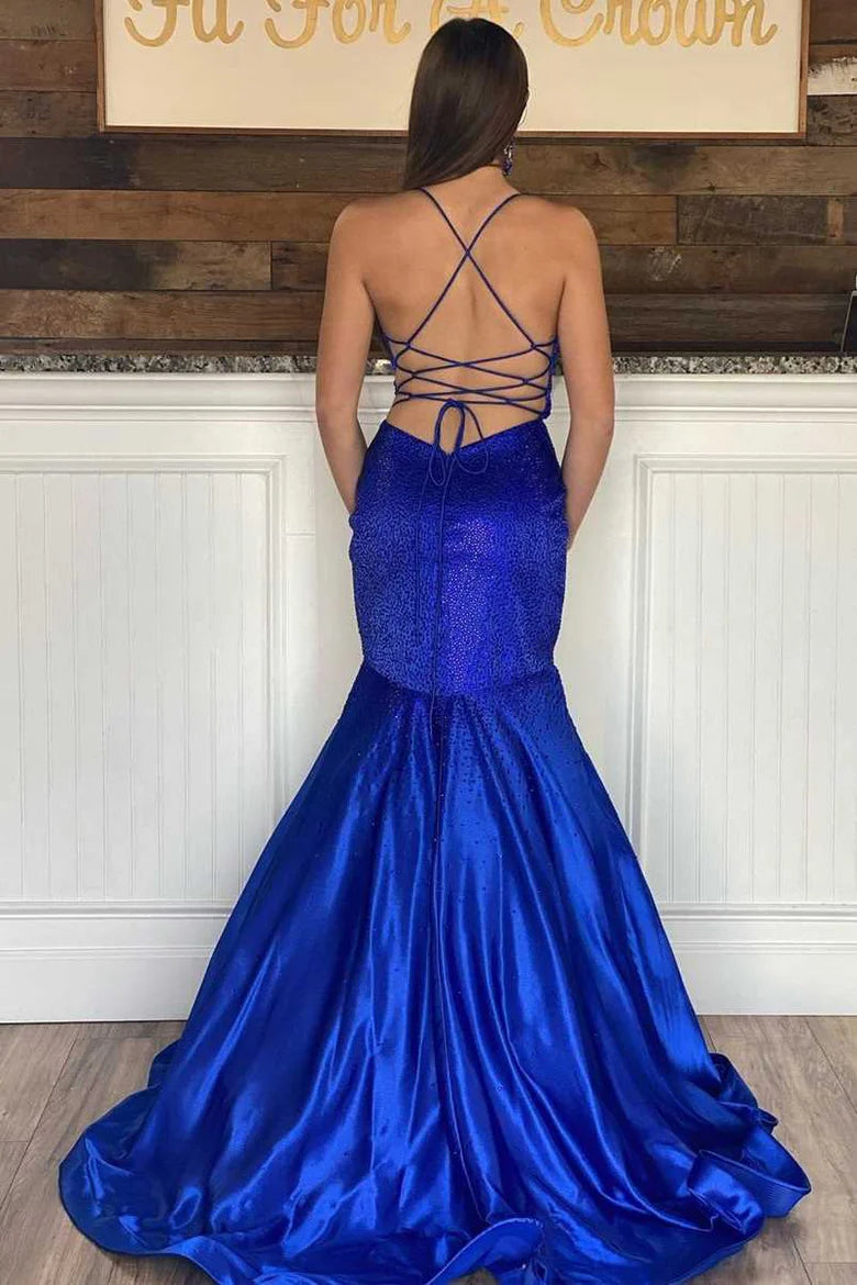 Vestido de fiesta de corte trompeta con escote en V y cordones y cuentas